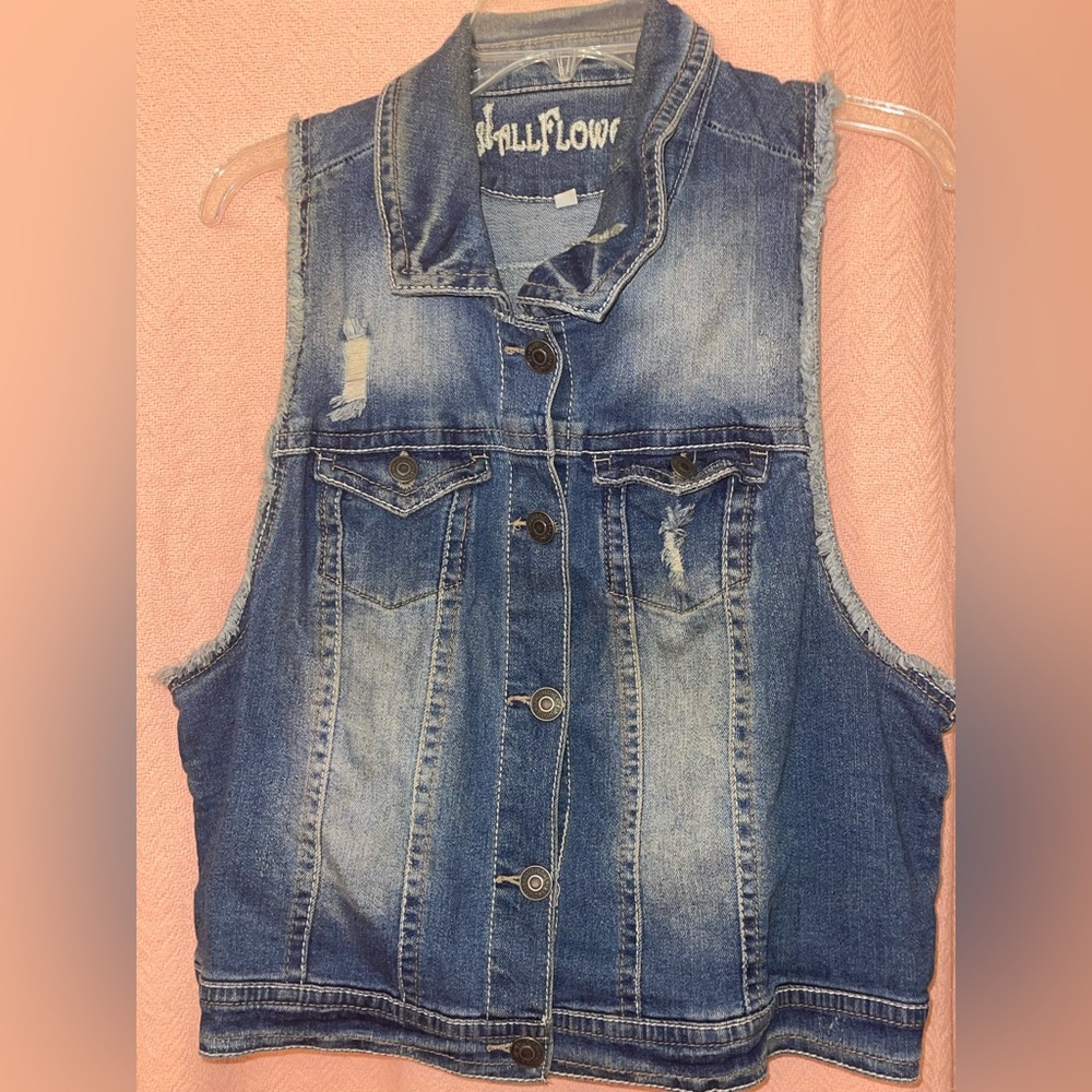 Denim ‘Wall Flower’ 2 pocket distressed DenimVest size 2x